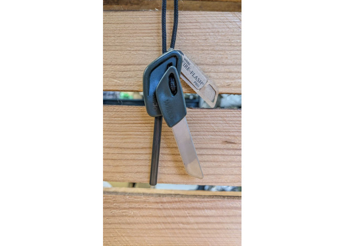 Кресало для виживання тактичне WILDO