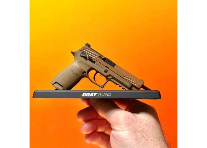 Мініатюрна модель Goat Guns SIG SAUER M17 Model