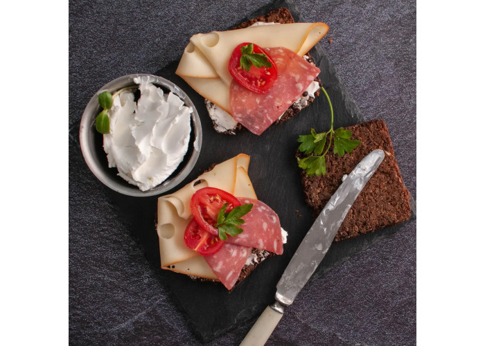 Житній хліб з насінням льону, соняшнику та гарбуза у вакуумній упаковці